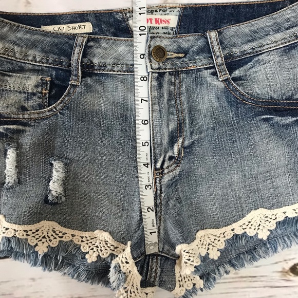 🌴Hot Kiss Cici Crochet Detail Denim Shorts Sz 11 - Picture 6 of 9